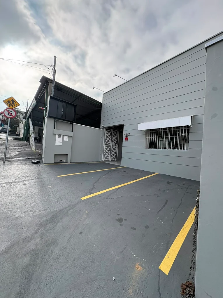Fachada real da clínica Fisio Life na Avenida Água Fria